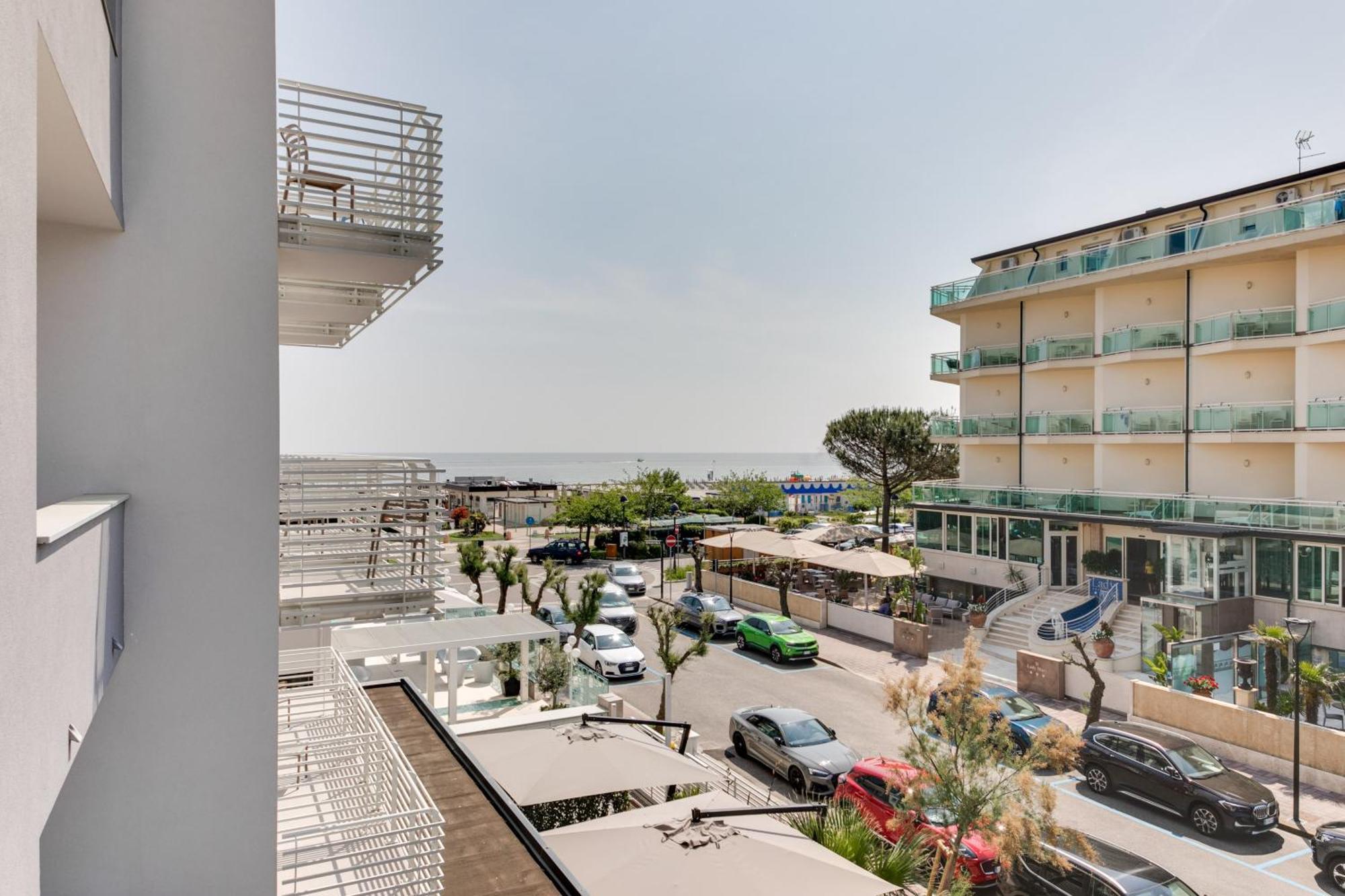 Hotel Marittimo Al Mare - Mimma Milano Marittima Exterior foto